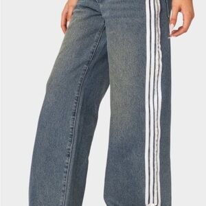 Edikted Blue Jeans with White Stripes and Bow